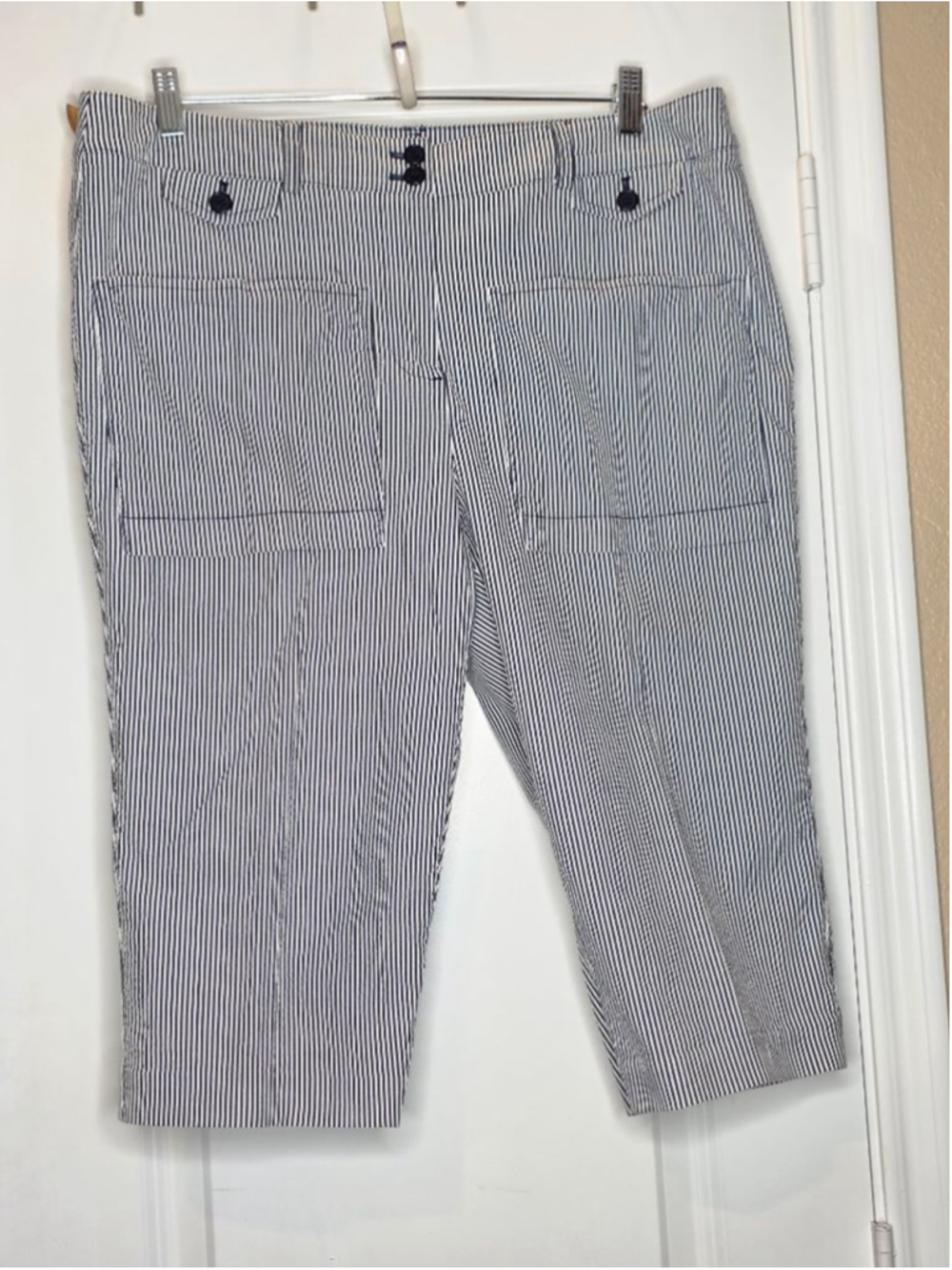 Jones New York Sport Striped Bermuda Shorts White Navy Women’s Size 14 - Picture 2 of 6